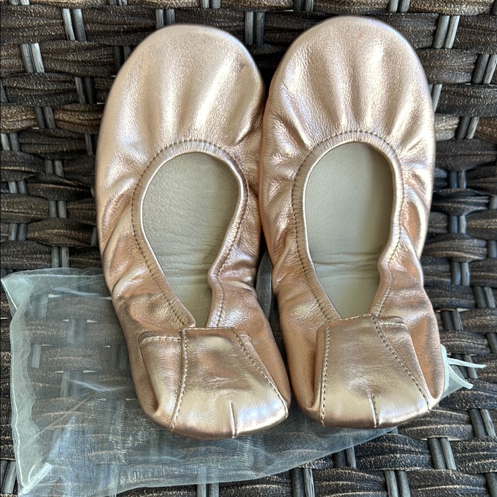 Elegant Gold Women's Flats